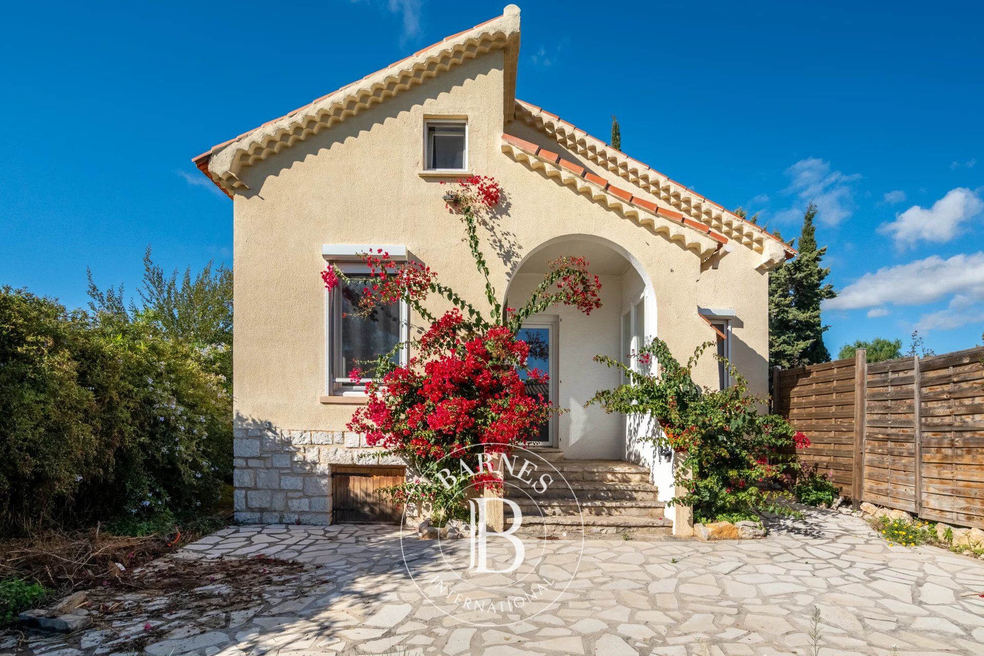 VENTE - CASSIS - LA PRESQU'ÎLE - MAISON À SUBLIMER - picture 1