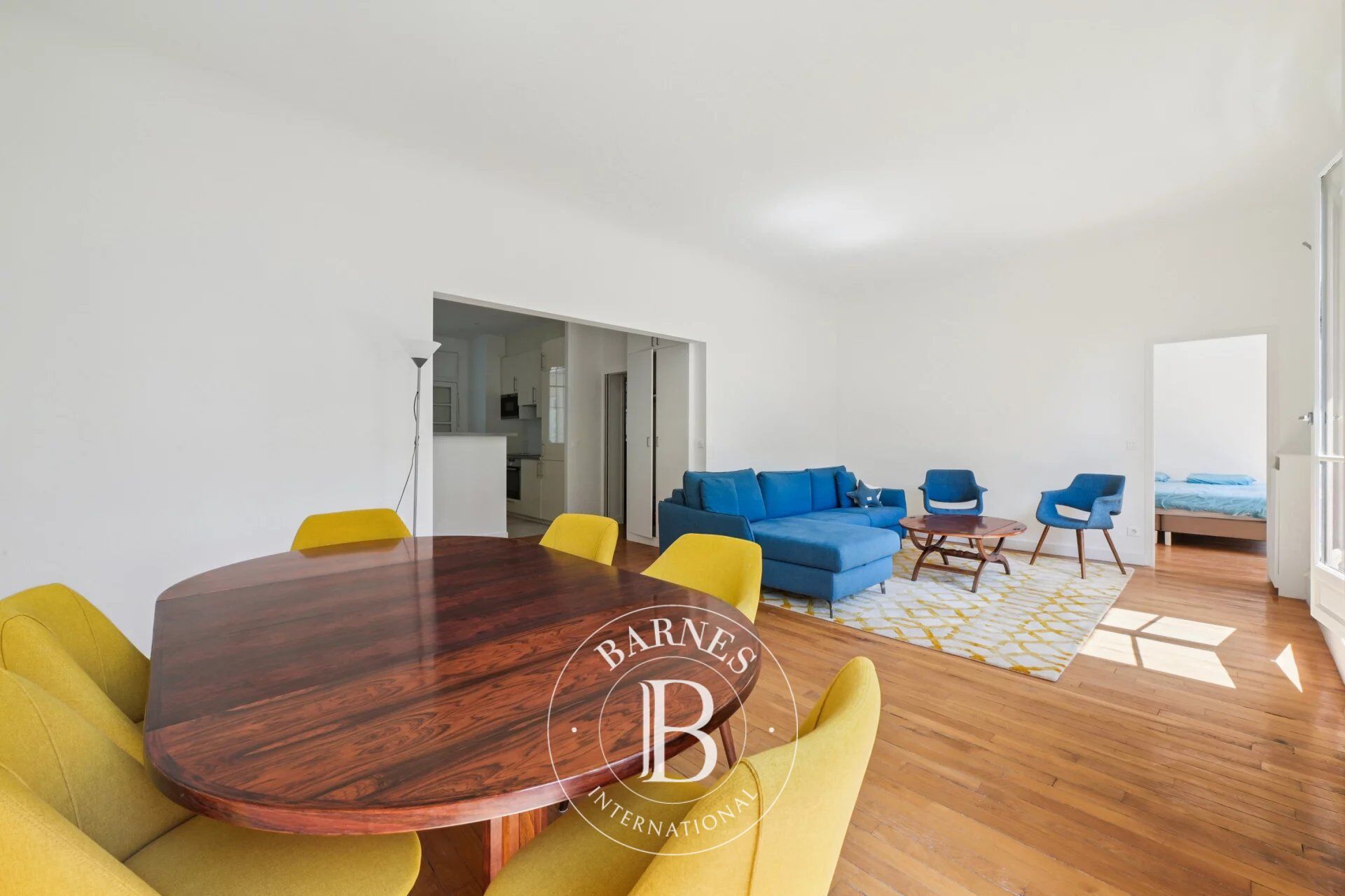 Paris 16 - Auteuil - 2 bedrooms - Balconies - Quiet and bright - picture 3