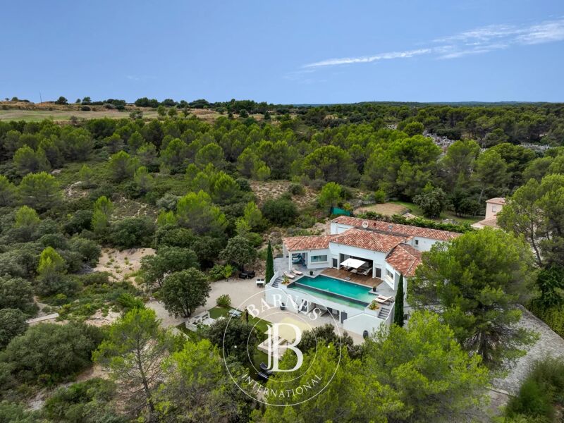 AIX-EN-PROVENCE - CONTEMPORARY VILLA - 280sqm - 3/4 BEDROOMS - STUDY  - GARAGE - INDEPENDENT APARTMENT - GARDEN- INFINITY POOL