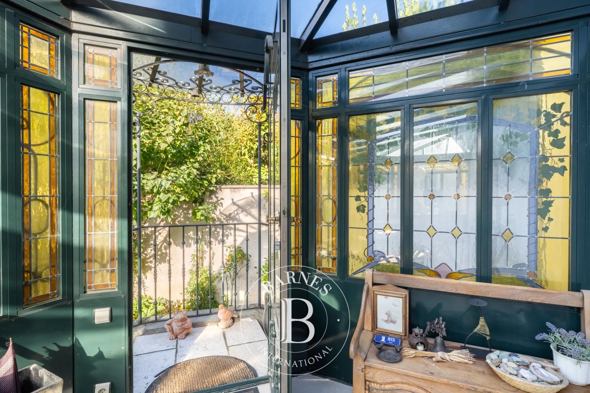 Le Chesnay/Bas de Plateau - Beautiful house offering great volume - 3/5 bedrooms - picture 2