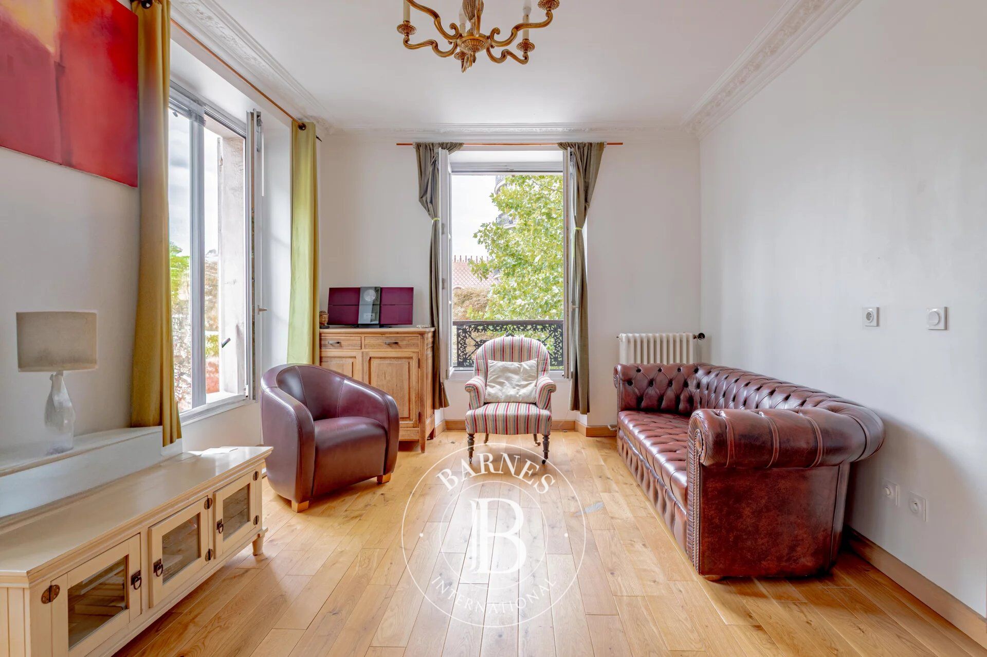 Paris 5th arrondissement – Val-de-Grâce/Saint-Michel – Corner apartment - picture 2