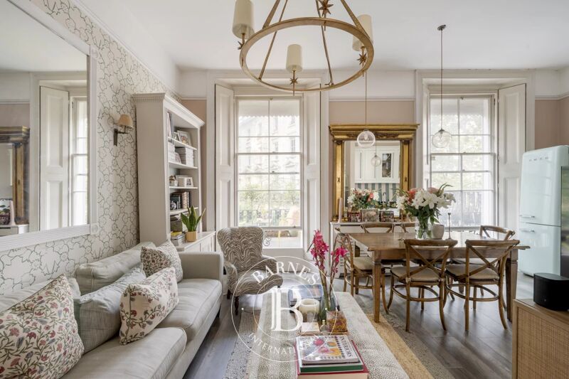 Porchester Square, Bayswater