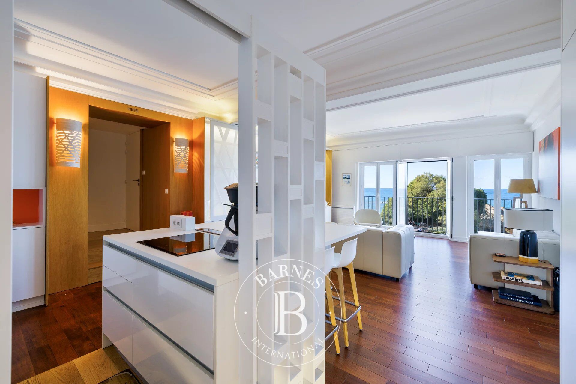 BIARRITZ CENTRE, EXCEPTIONNEL APPARTEMENT VUE MER 76M² - picture 3