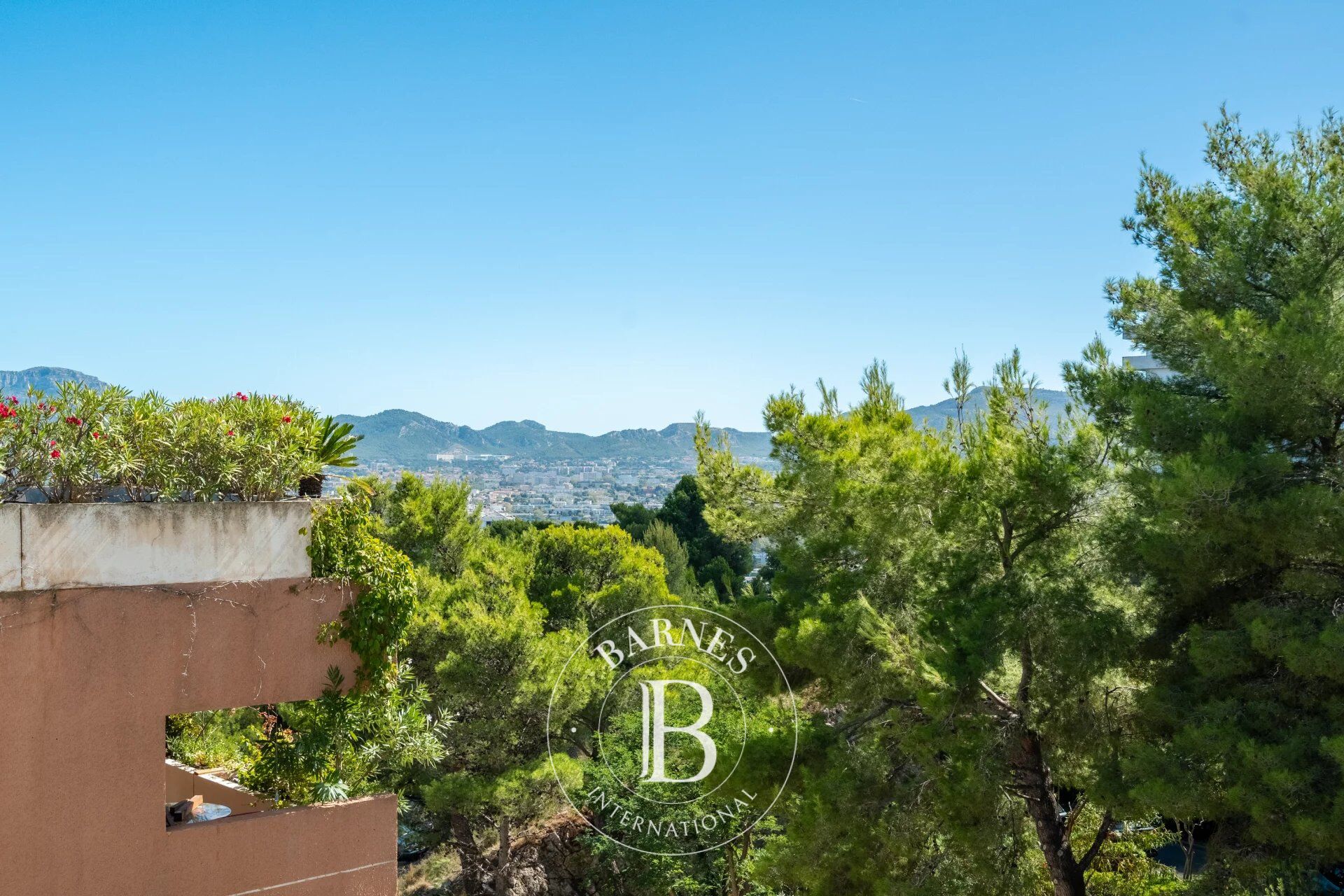 VENTE - 13008 - PERIER - DERNIER ÉTAGE- 3 CHAMBRES - TERRASSE - PARKING - picture 1