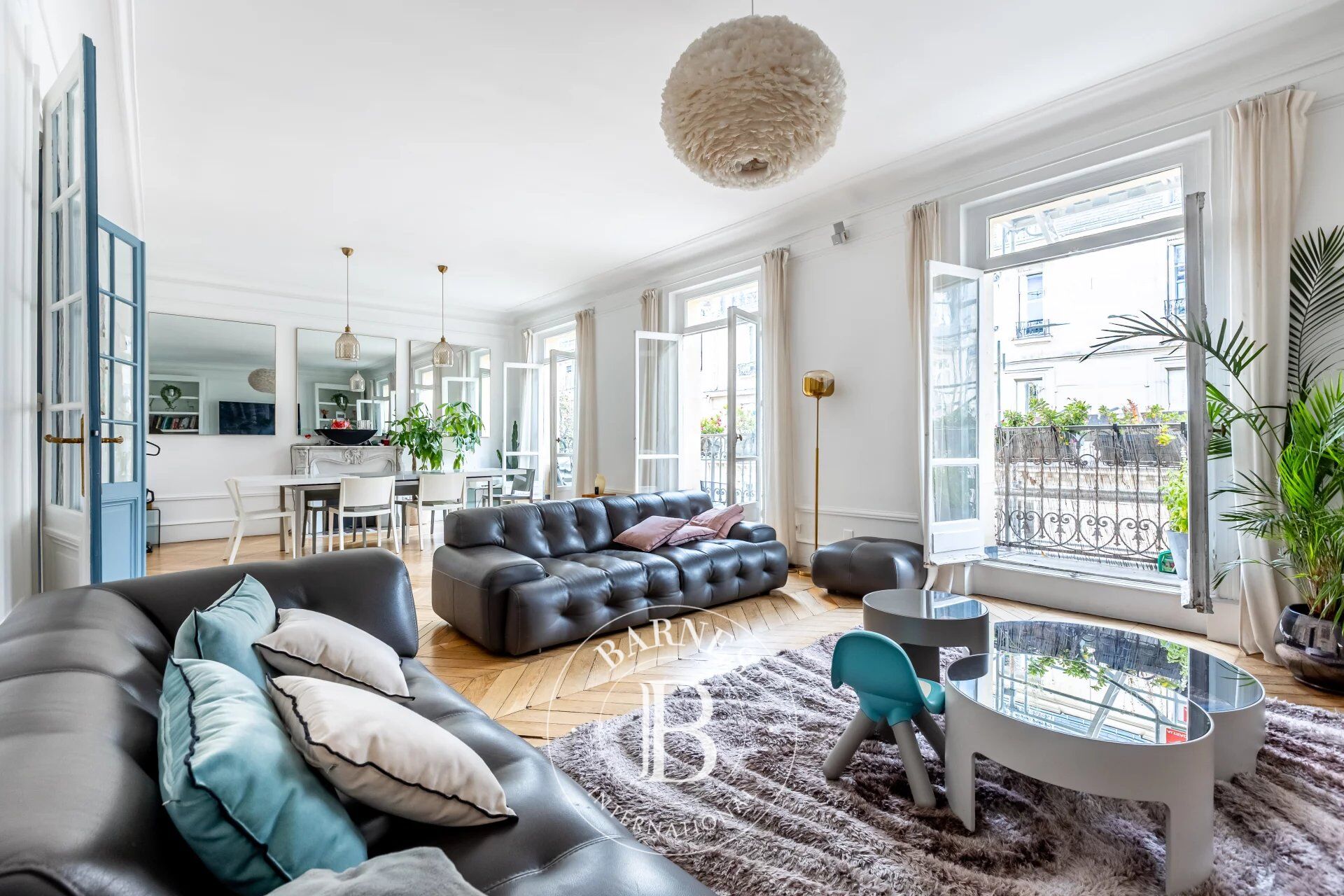 Piso Paris 8ème - picture 3