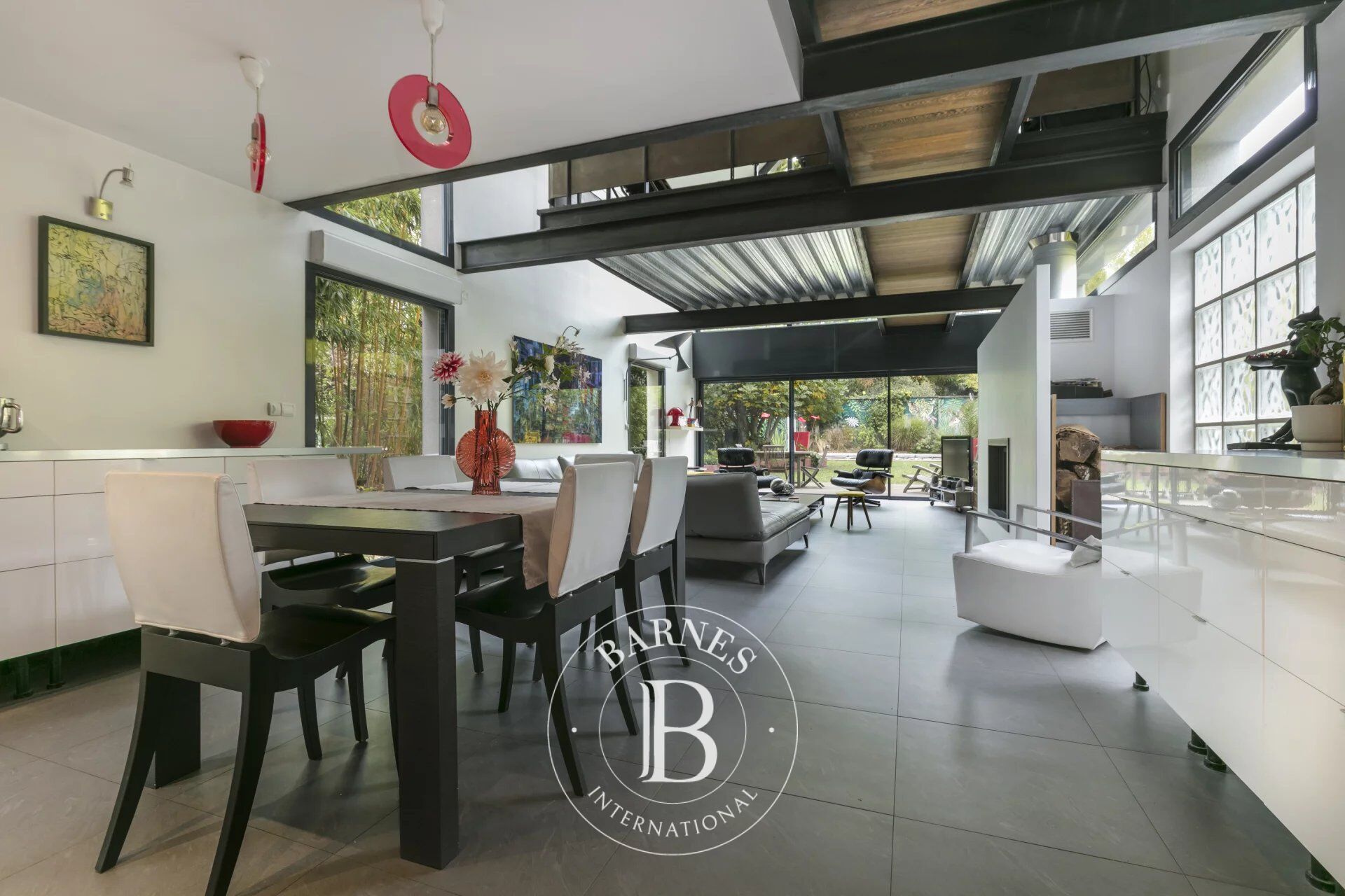 RUEIL-MALMAISON - MONT VALÉRIEN - MAISON D'ARCHITECTE DE 226 m² - picture 1