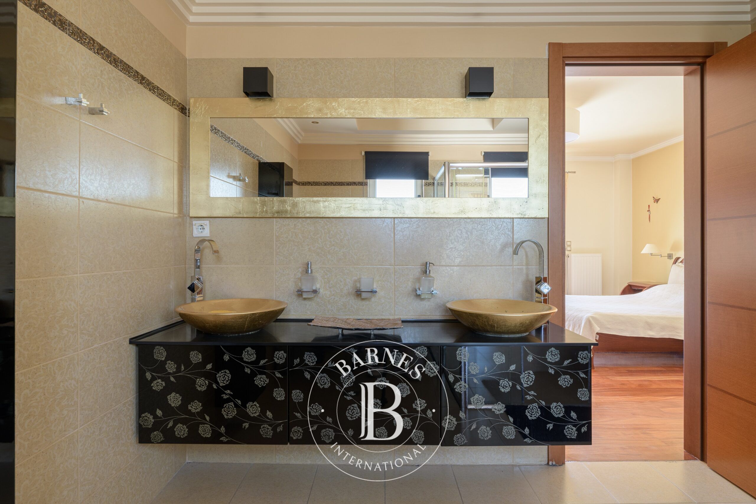 Ev Vari - picture 14