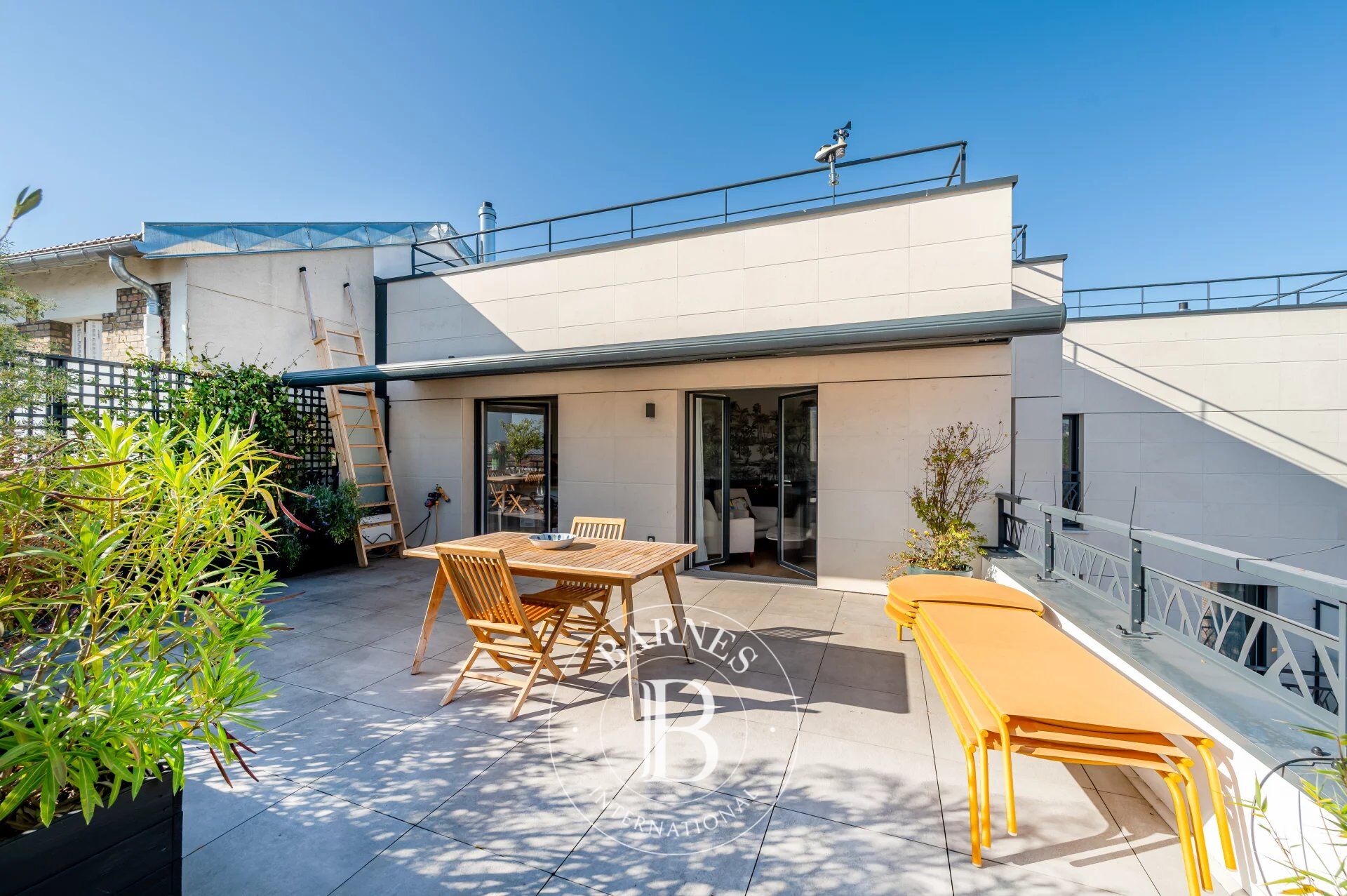 Exclusive listing - Clichy - 4-bed apartment - Top floor- Terrace - picture 1