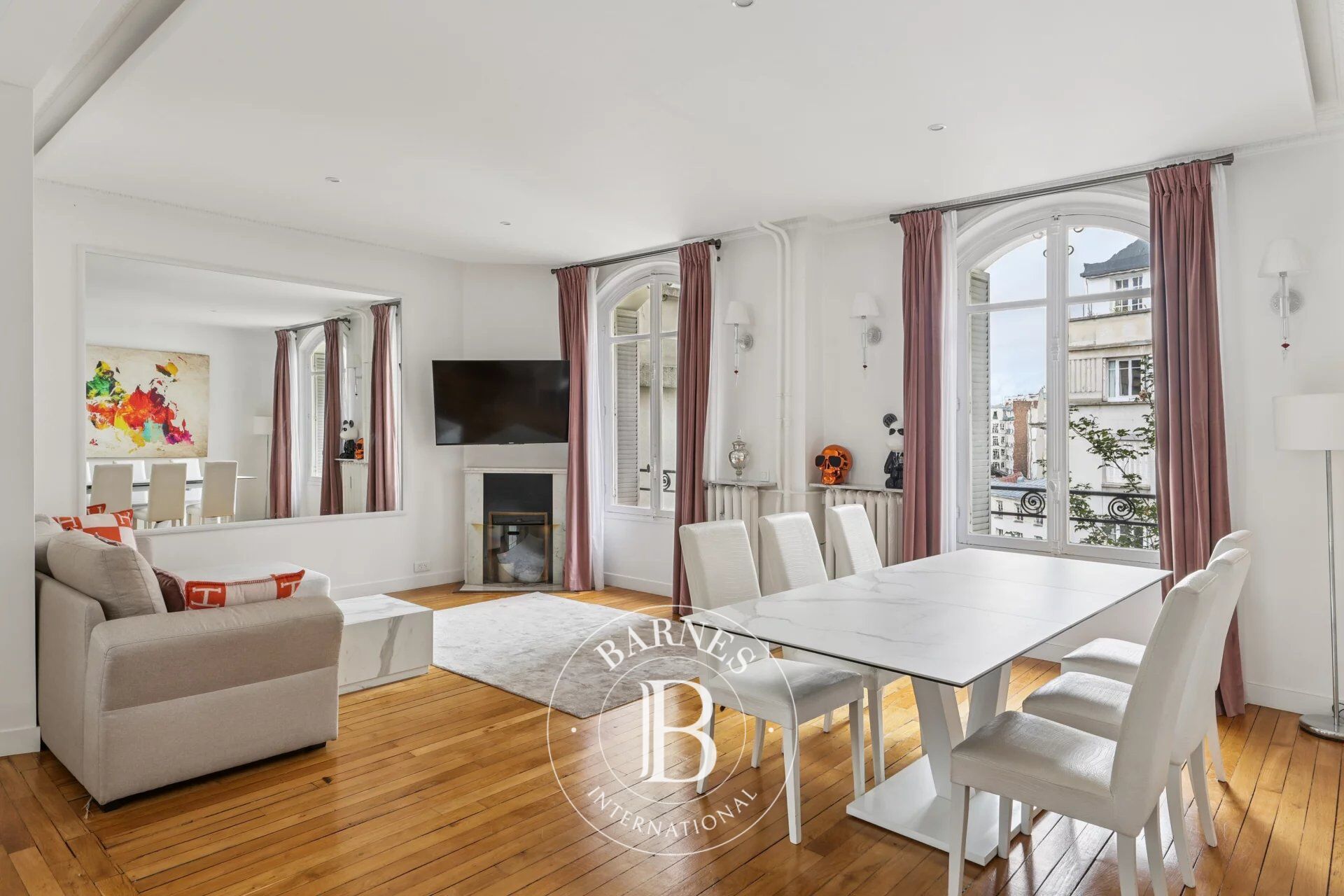 Paris 16 - Passy - 1 bedroom - Period charm - picture 1