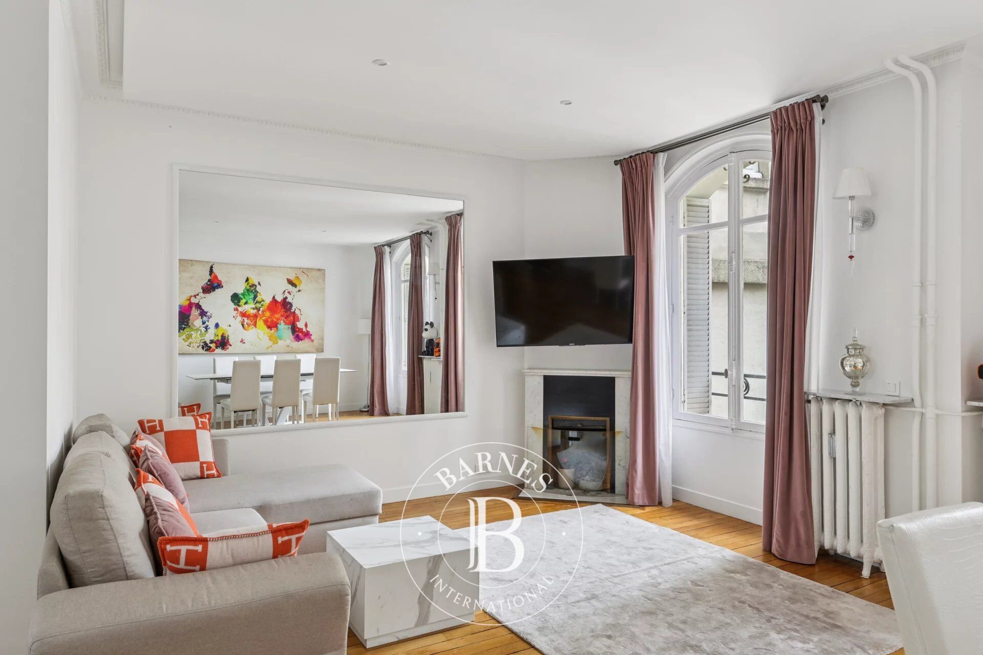 Paris 16 - Passy - 1 bedroom - Period charm - picture 3