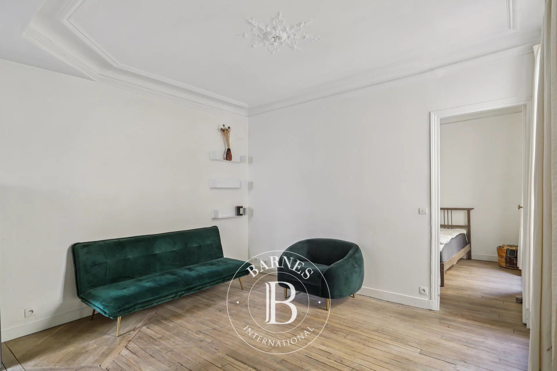 PARIS X - PETITES ECURIES - 2 PIÈCES - CALME ABSOLU - OFFRE ACCÉPTÉE - picture 2