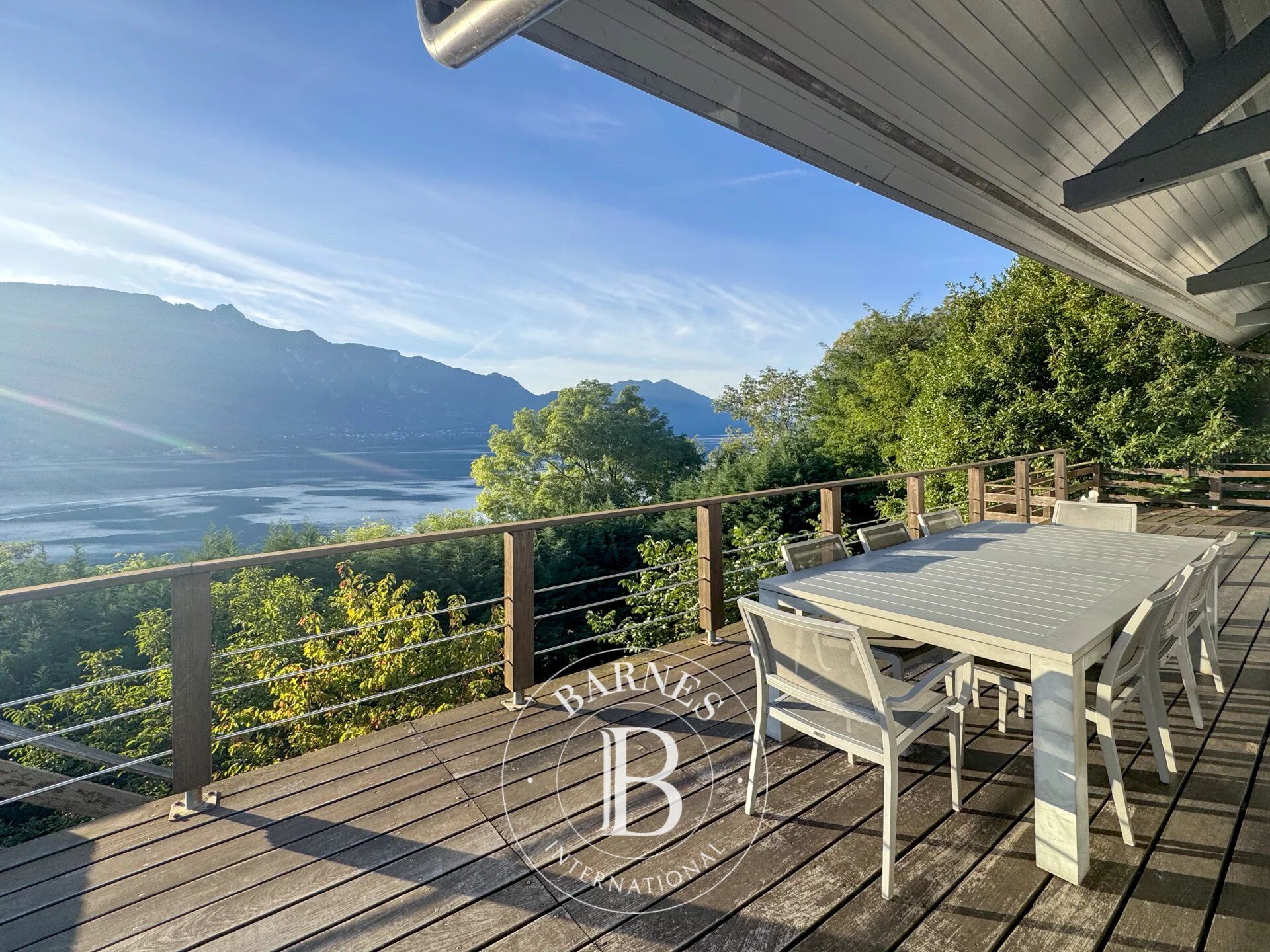 BARNES Aix-les-Bains – TRESSERVE – VILLA AVEC VUE LAC – PISCINE CHAUFFÉE - picture 3