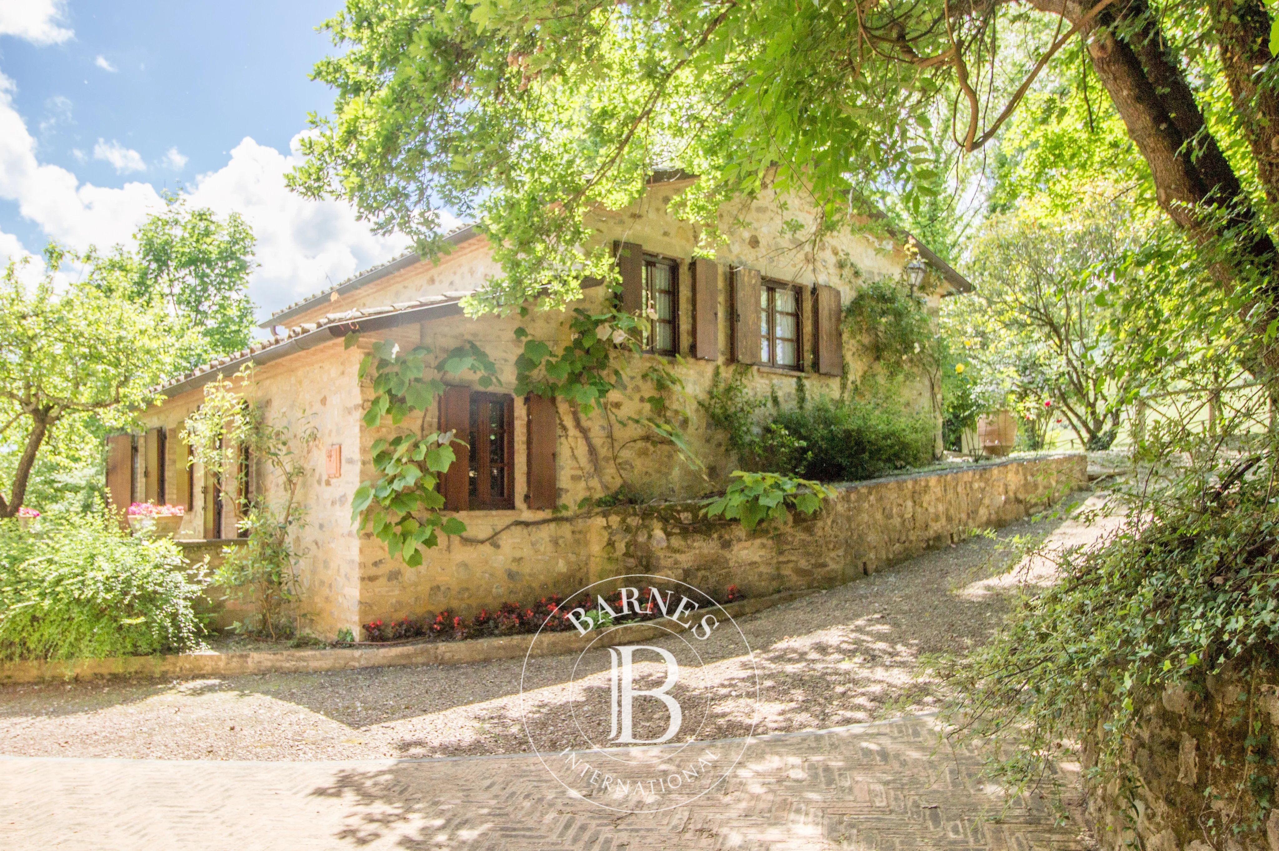 Sixteenth-century complex overlooking Valle del Tevere - picture 3