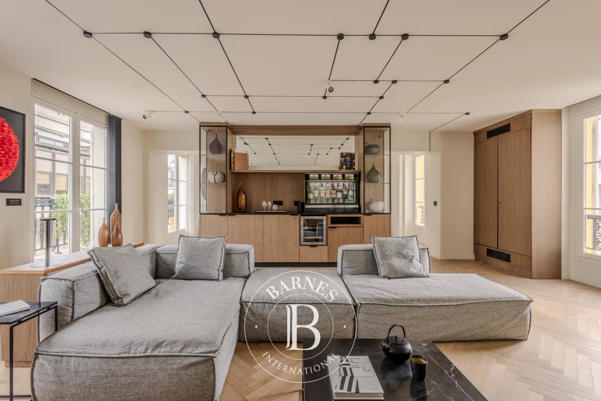 PARIS VIII - APPARTEMENT 3 CHAMBRES - 6 PERSONNES - picture 1