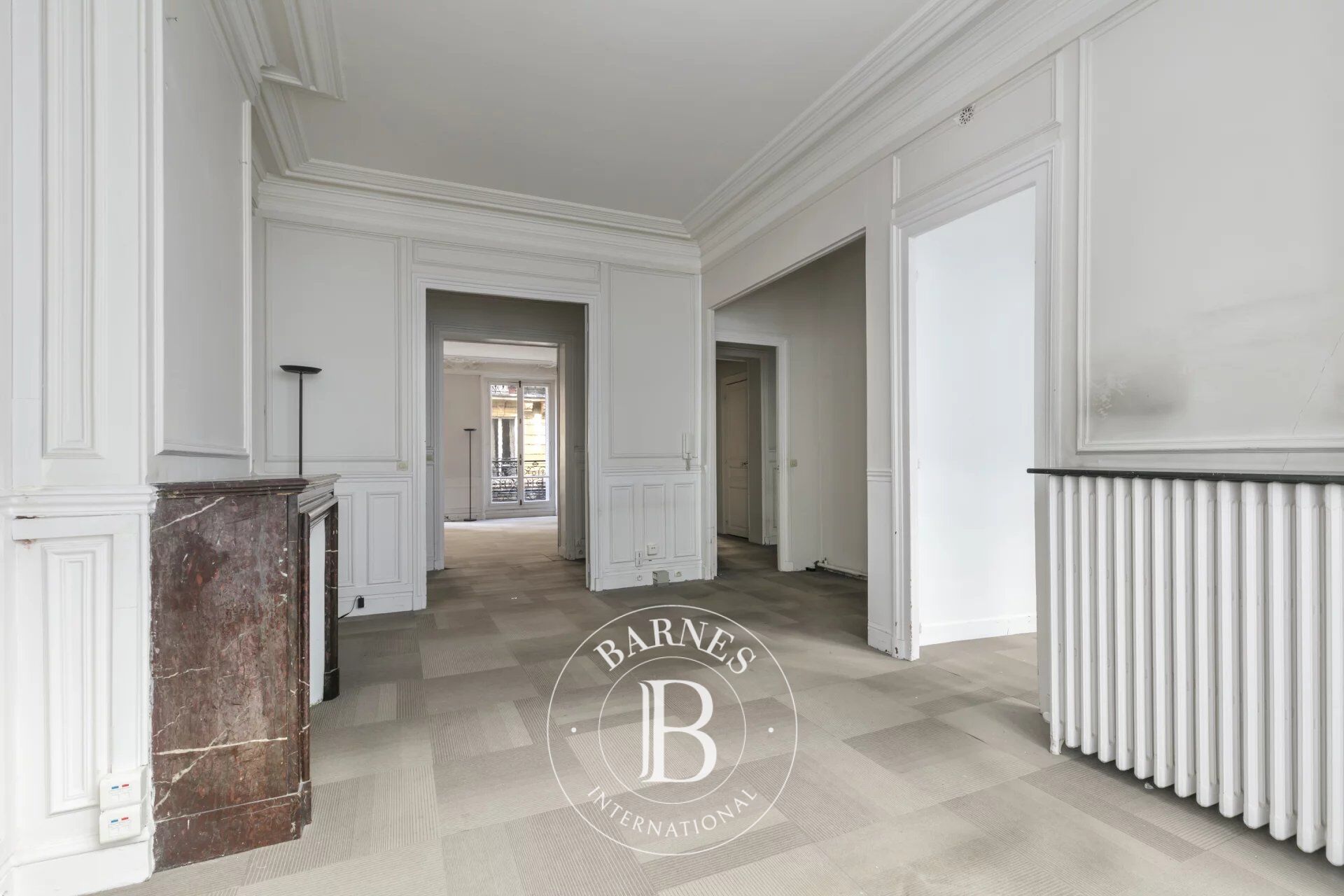 Paris 8 - GOLDEN TRIANGLE - Offices for sale - 5 rooms - 98m² (1,055 sq ft) - picture 1