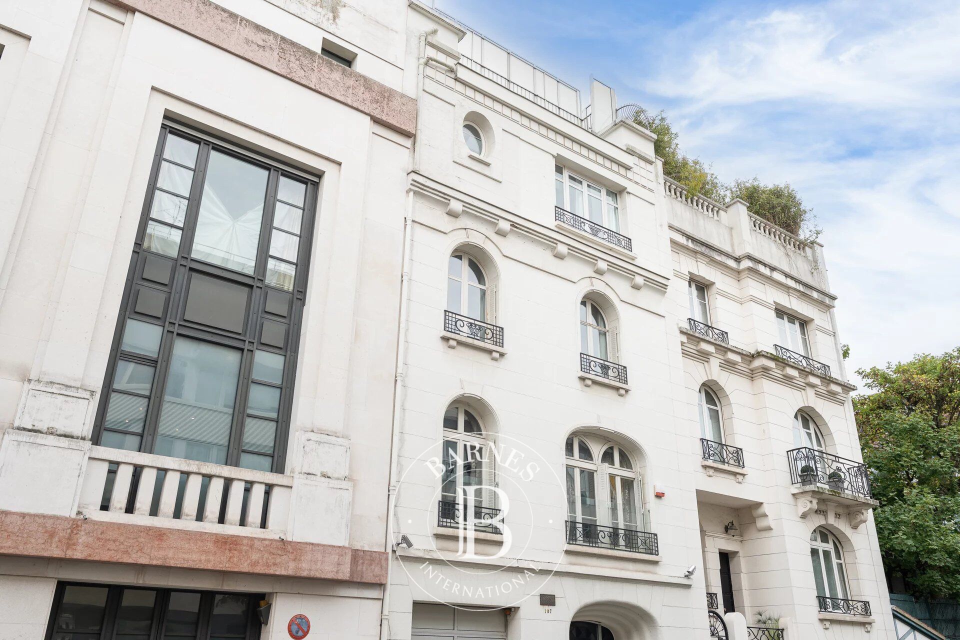 Neuilly/ Saint-James : Hôtel particulier d'environ 500 m² - picture 2