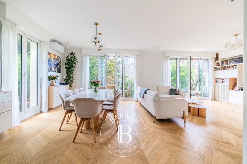Exclusivité - Neuilly - Longchamp - Appartement 4/5 chambres - Large balcon