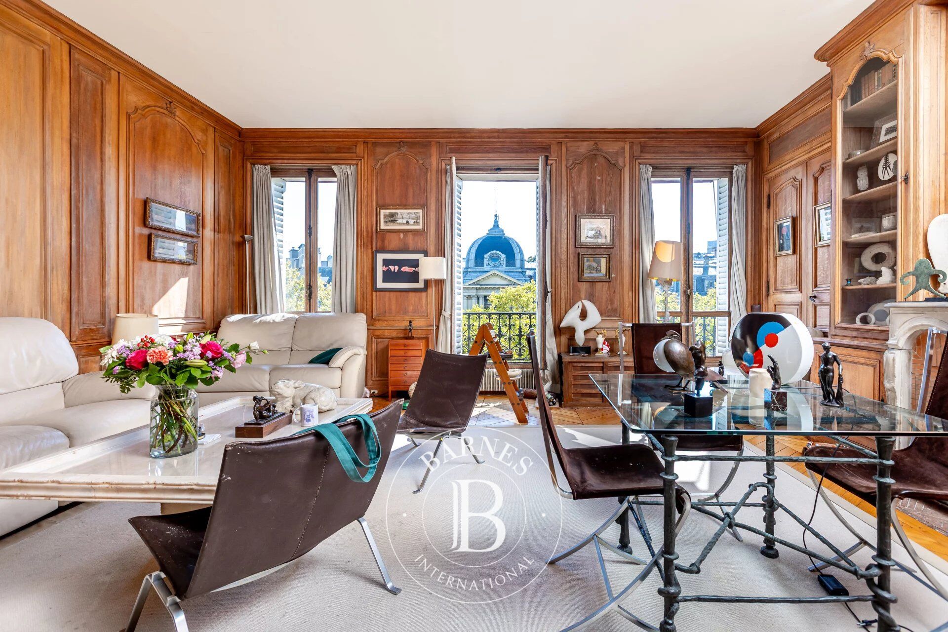 Paris 8 - Friedland - Beautiful apartment on the 4th floor - 4 bedrooms - unobstructed view - picture 2