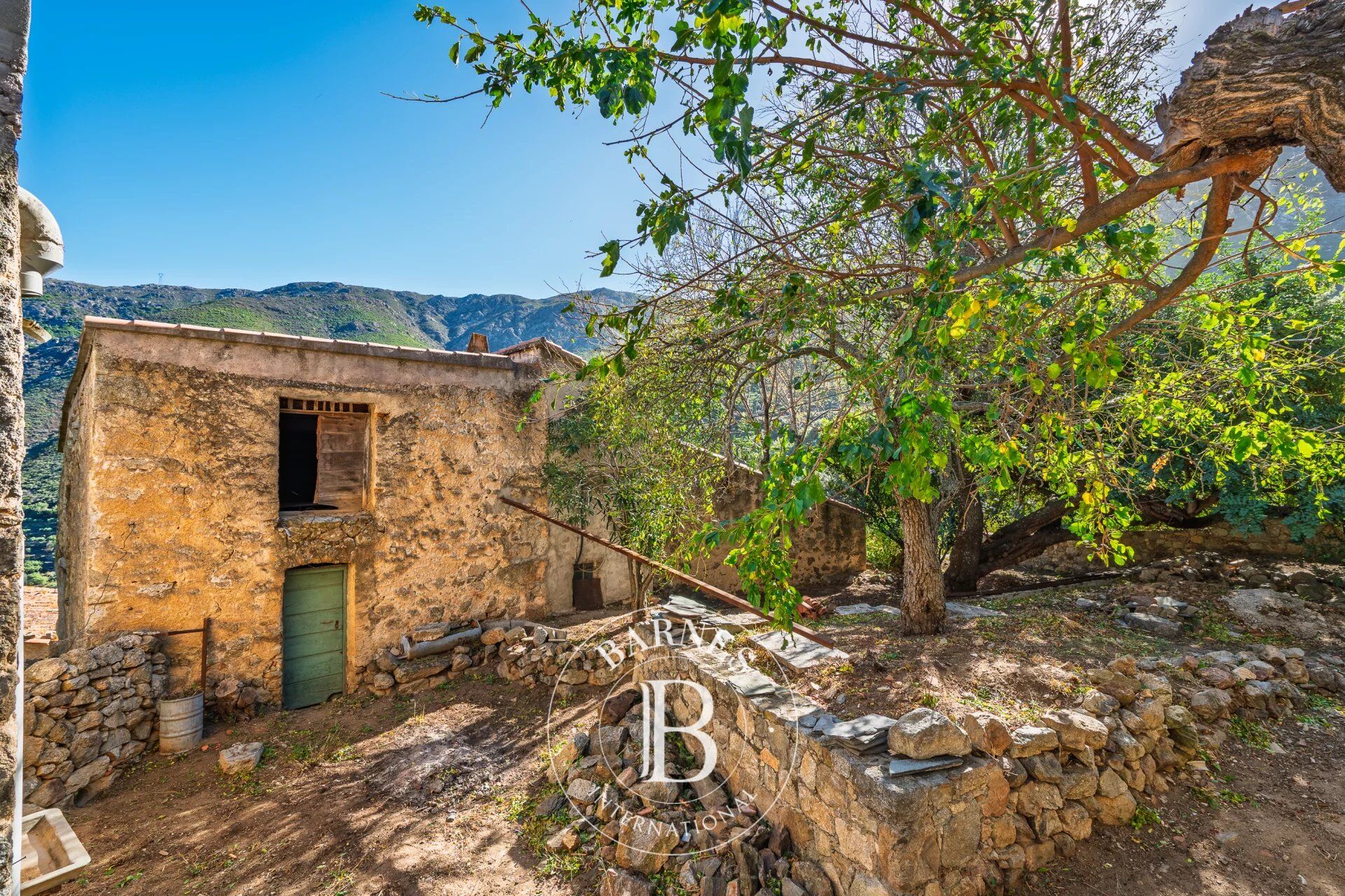 Exclusivity, Balagne, Occhiatana, Manor House to Renovate, 12 Rooms, Outbuilding, Mountain Views, Close to L'Île-Rousse and the Beaches - picture 2