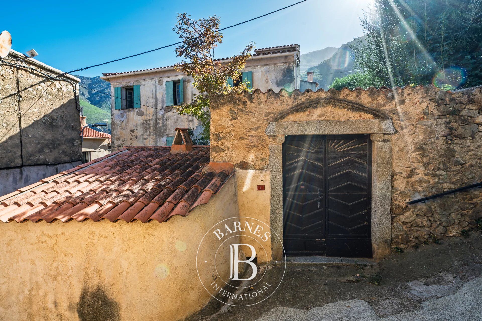 Exclusivity, Balagne, Occhiatana, Manor House to Renovate, 12 Rooms, Outbuilding, Mountain Views, Close to L'Île-Rousse and the Beaches - picture 1