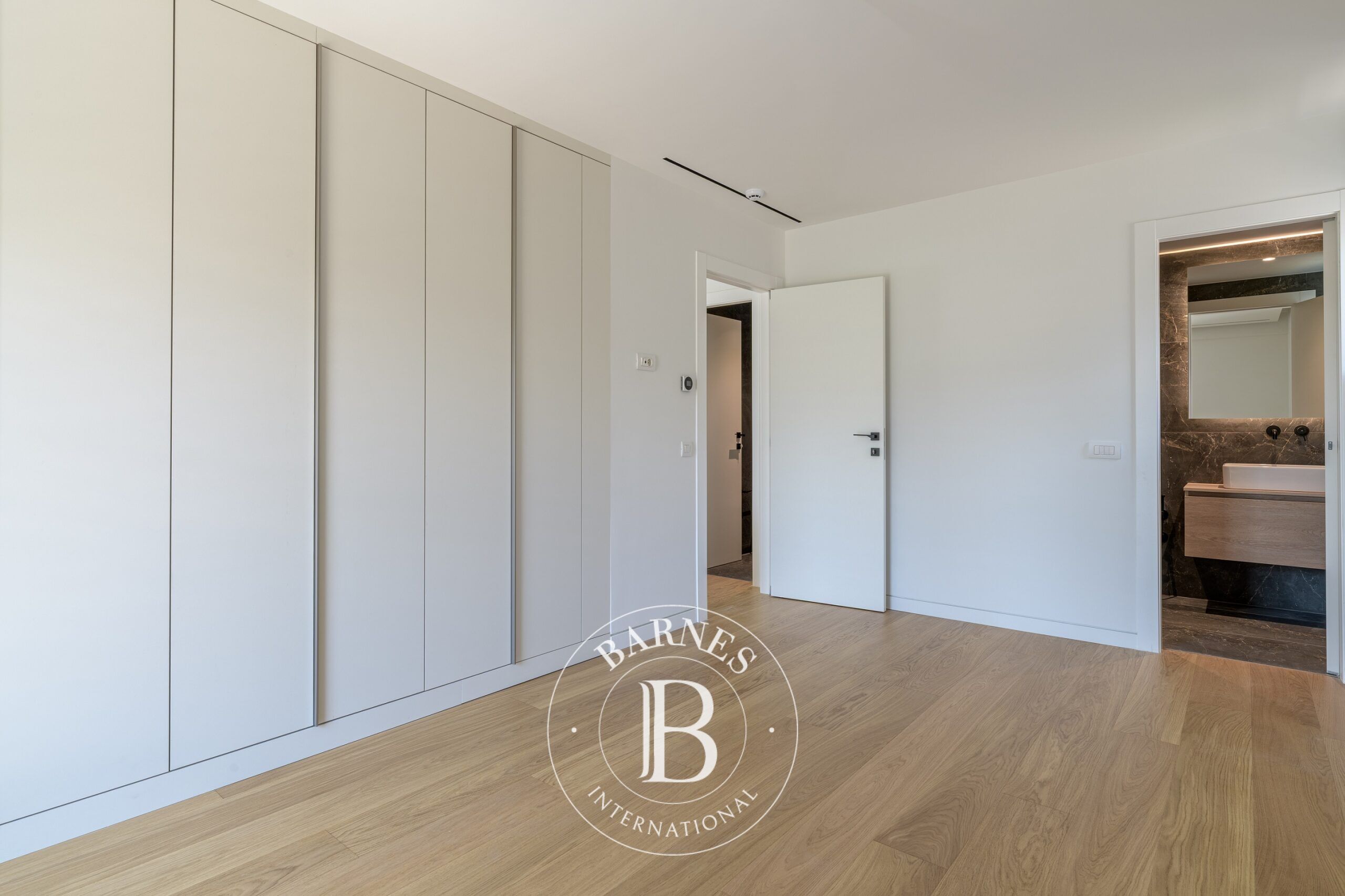 Daire Voula - picture 5