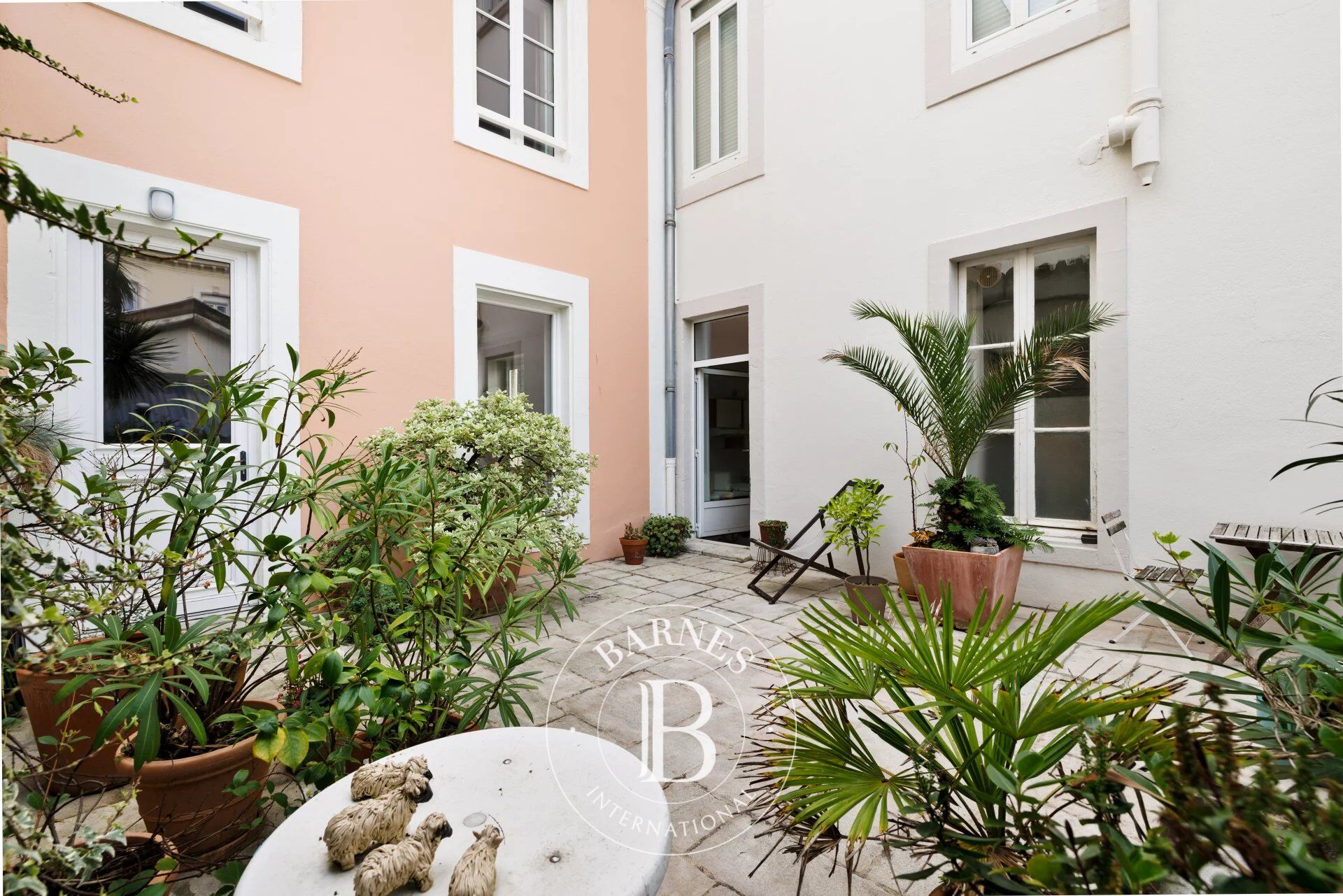 BIARRITZ COEUR DE VILLE,  MAISON DE VILLE ET APPARTEMENT, GARAGE - picture 3