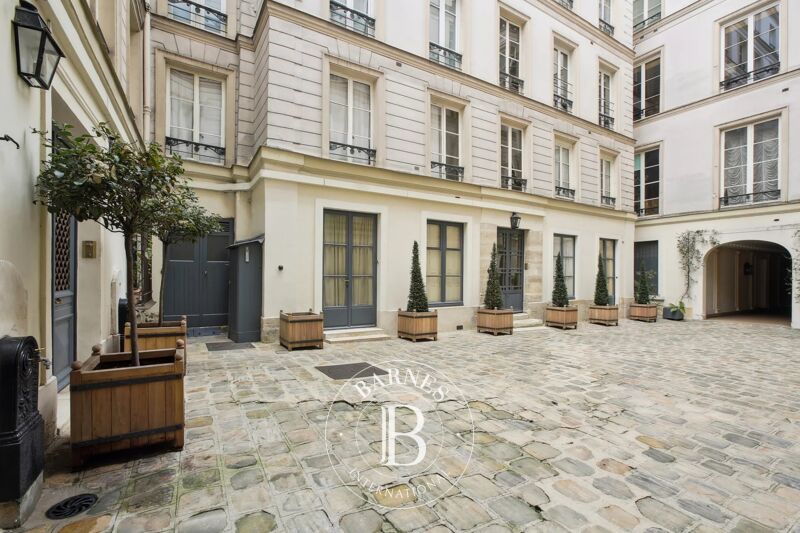 Paris 6 - Jacob / Saint-Germain-des-Prés - Appartement traversant - Rez-de-chaussée - Rénové