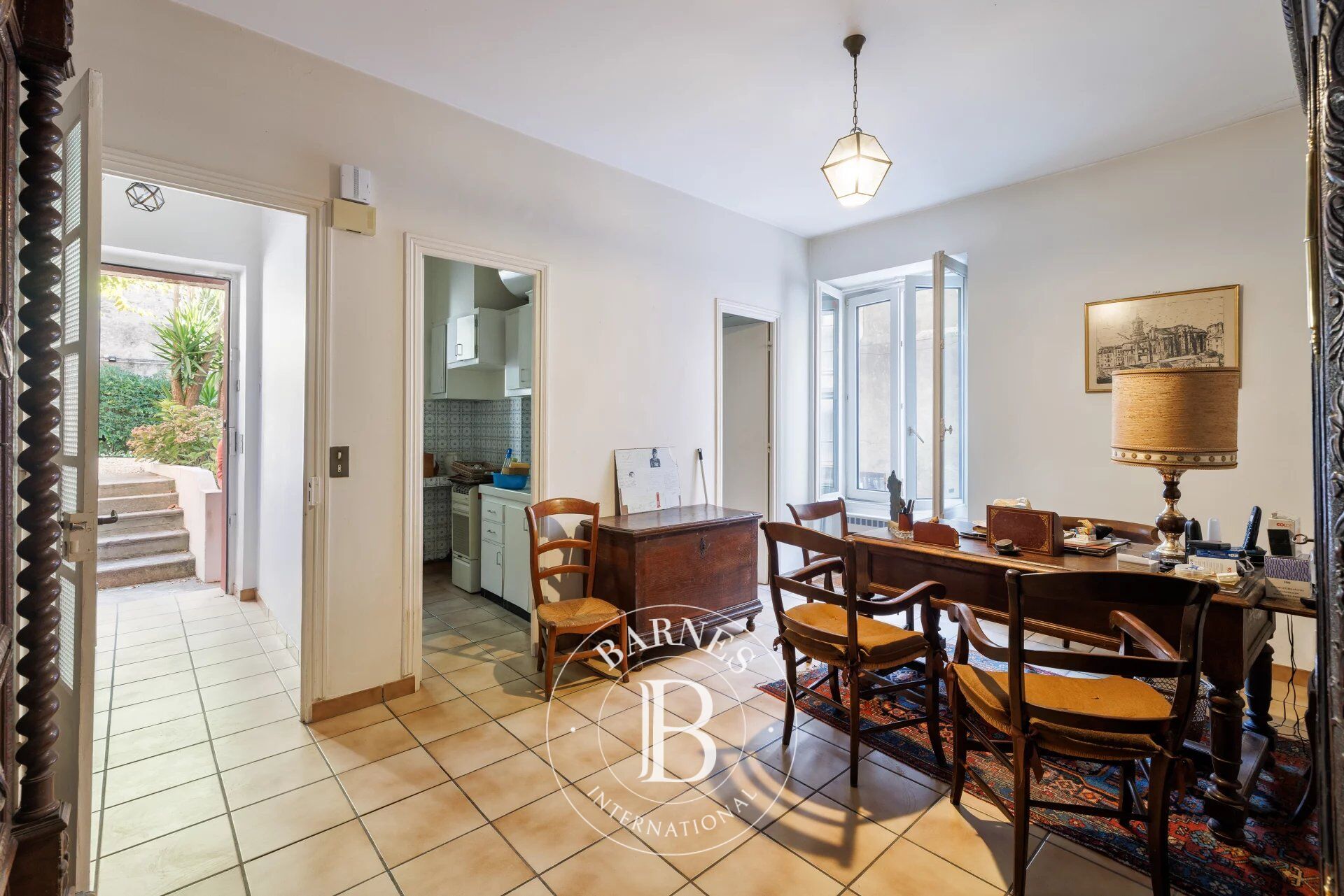 BIARRITZ TOWN CENTER, LARGE APARTMENT WITH GARAGE - picture 3