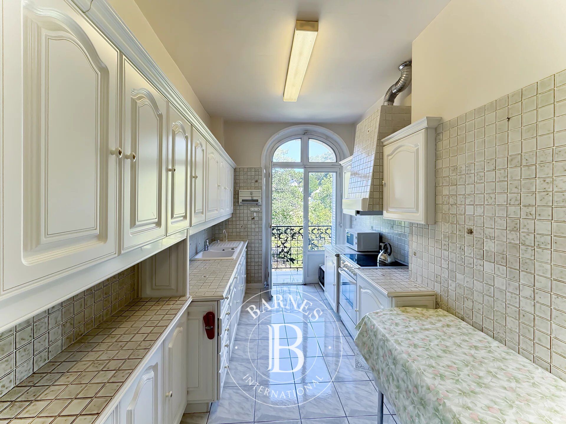 BARNES AIX LES BAINS - BOURGEOIS APARTMENT - LE MIRABEAU RESIDENCE - GARAGE - picture 3