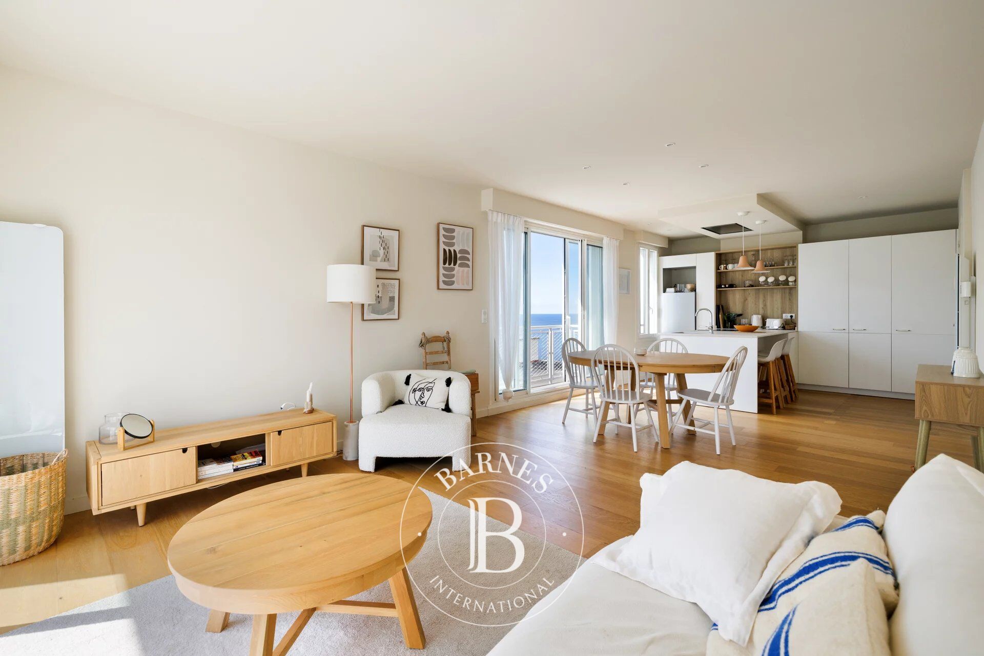 AINT JEAN DE LUZ, FULLY RENOVATED 68 M² APARTMENT WITH BEAUTIFUL VIEWS - picture 3