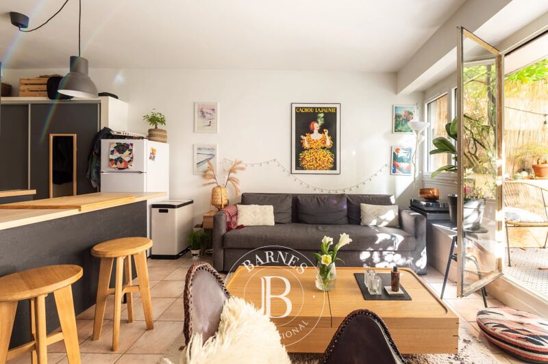 For Sale Apartment | Paris 18ème - picture 2