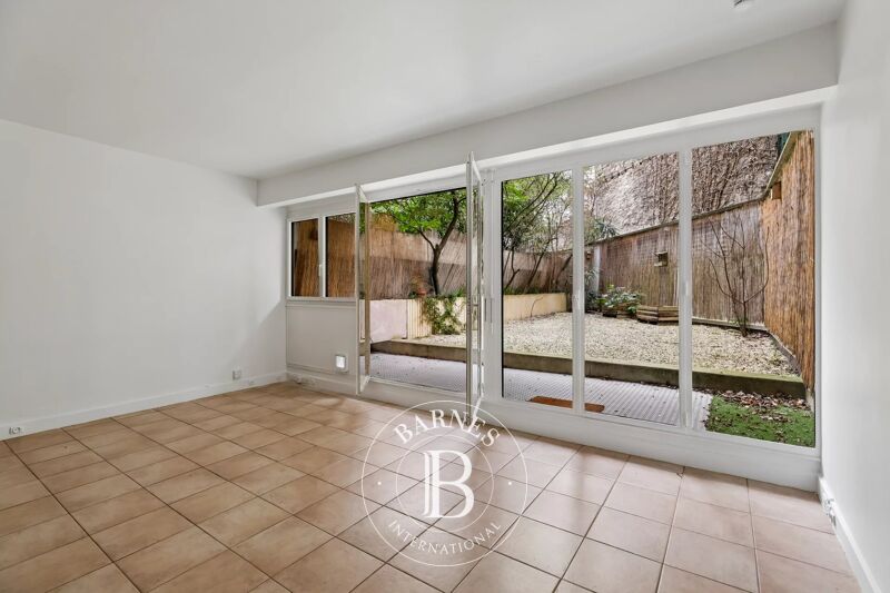 For Sale Apartment | Paris 18ème - picture 3