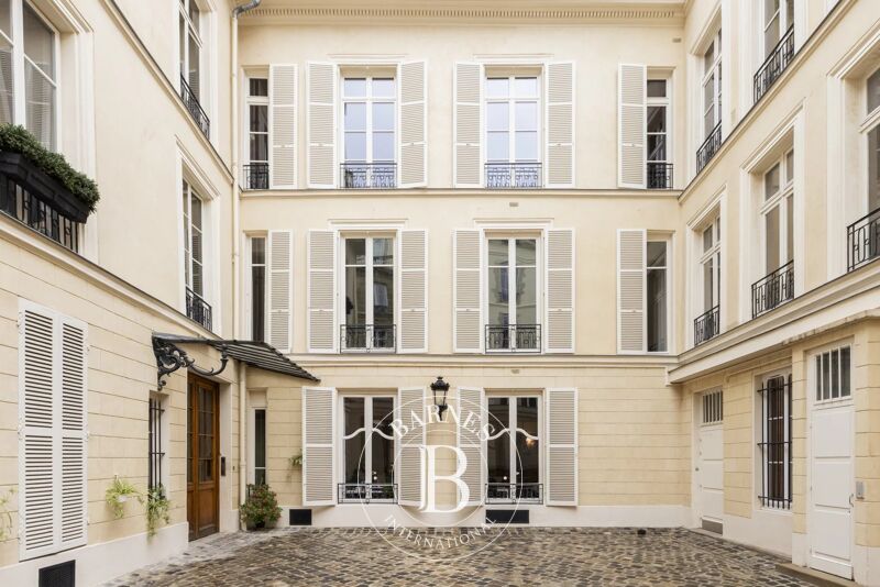 Paris 6 - Bonaparte / Jacob - Rare - Top floor of a remarkable private mansion in central Saint-Germain-des-Prés