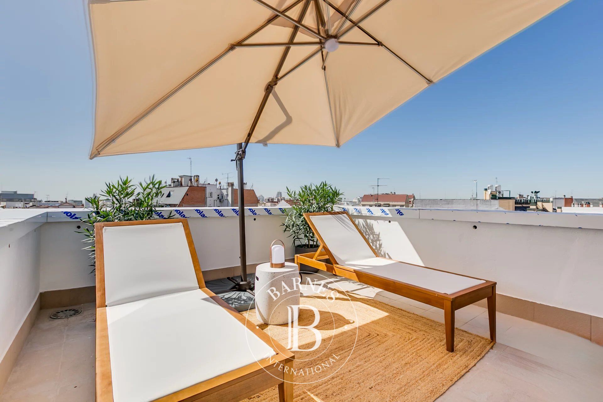 Madrid – Chamberí – Almagro – Contemporary penthouse with two private terraces - picture 3