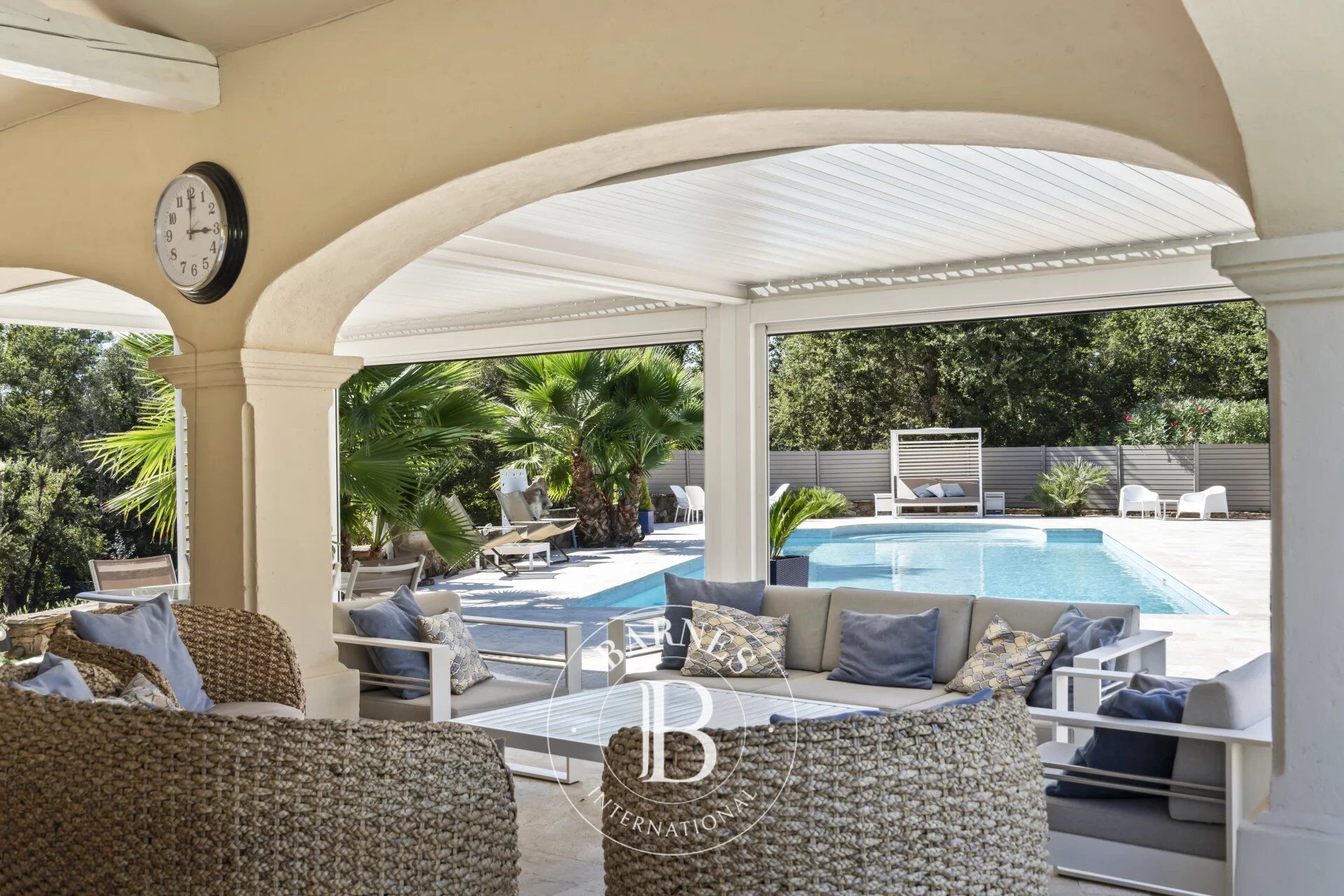 LE MUY – VILLA  PRIVATGRUNDSTÜCK – 1,1 HEKTAR GROSSES GRUNDSTÜCK – GROSSER POOL - picture 3