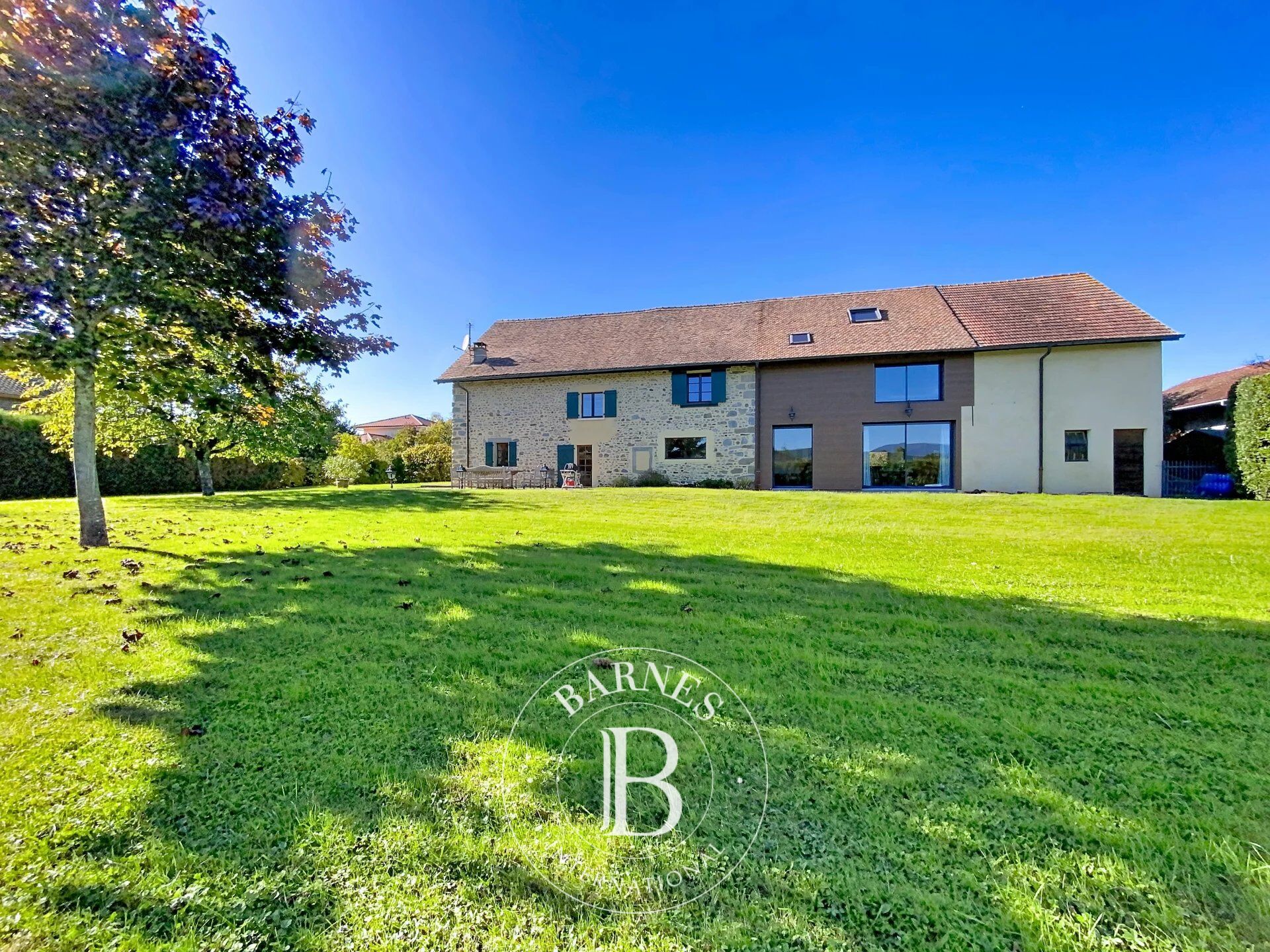 Massongy - Renovated farmhouse - Terraces - 2 027 sqm plot - 5 bedrooms - picture 1