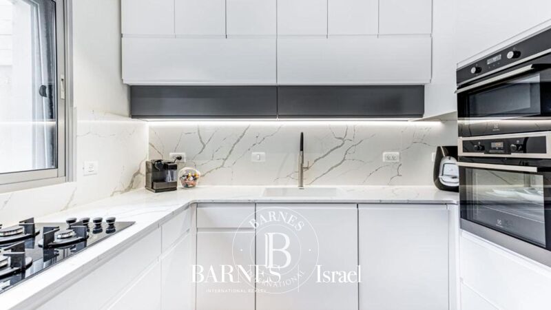 For Sale Apartment | Tel Aviv-Yafo - picture 1