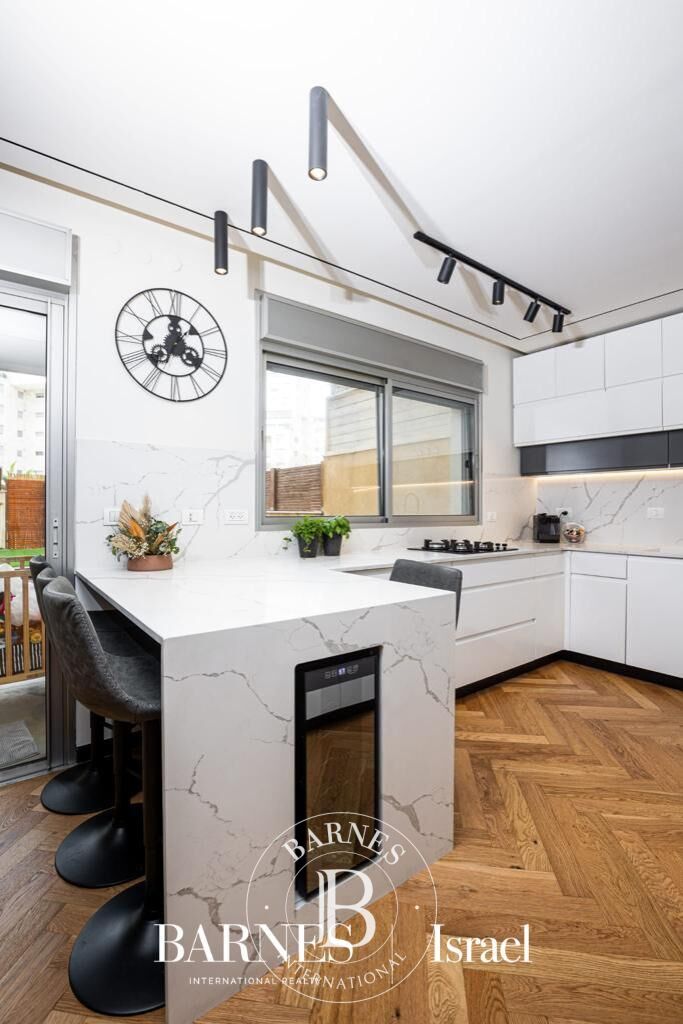 Tel Aviv-Yafo  - Apartment  - picture 10