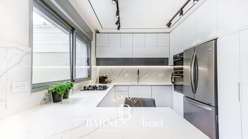 For Sale Apartment | Tel Aviv-Yafo - picture 2