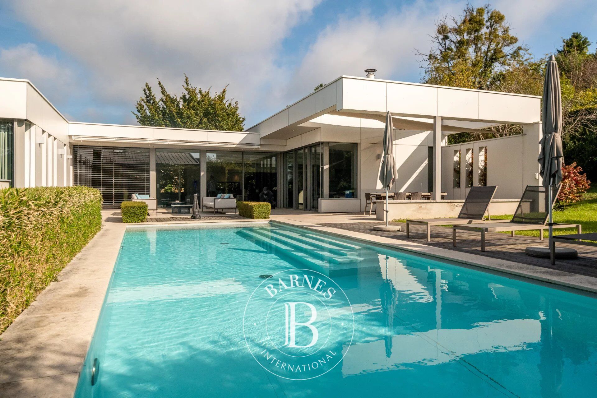 Exclusivité - Saint Cyr au Mont d'Or - Maison contemporaine - Terrain de 1378m² - Piscine - 4 chambres - picture 1