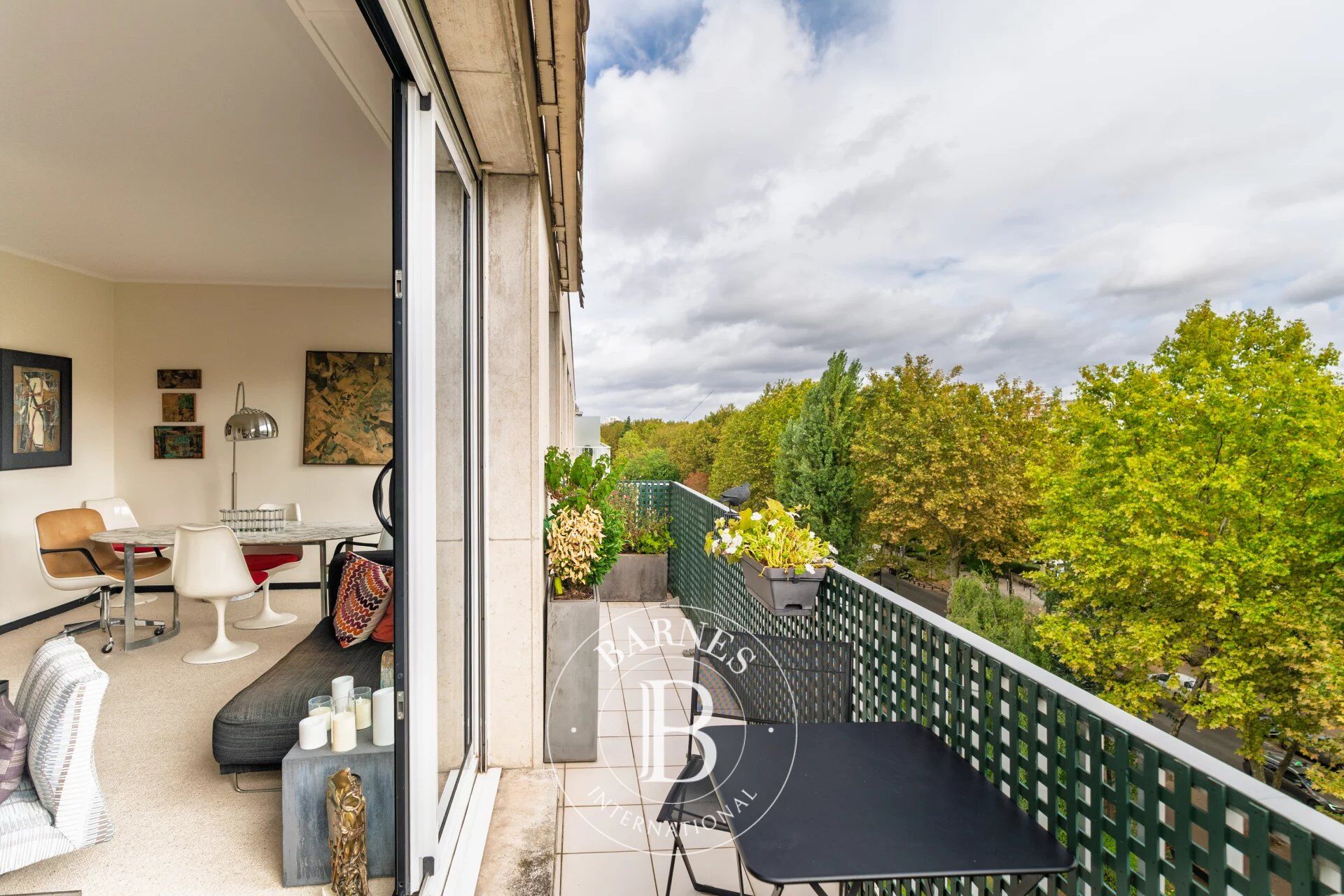 Neuilly-Pasteur - Appartement 2 chambres - Dernier étage - Balcon - Vues dégagées dans la verdure - picture 1