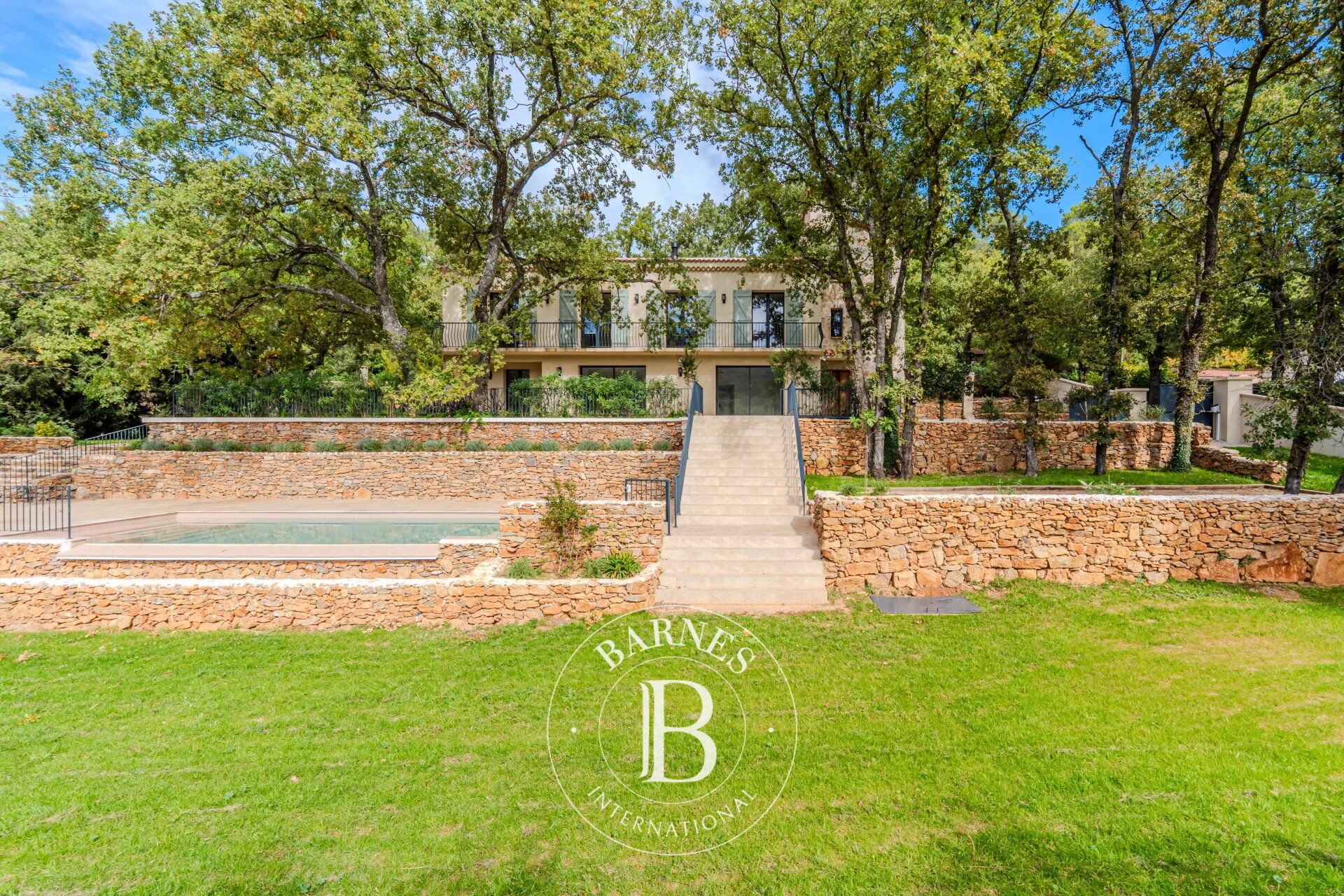 SAINT MAXIMIN LA SAINTE BAUME - ROUGIERS -  PROPRIETE RENOVEE 309M2 - 5 CHAMBRES - PISCINE - JARDIN 2 380 M² - picture 3