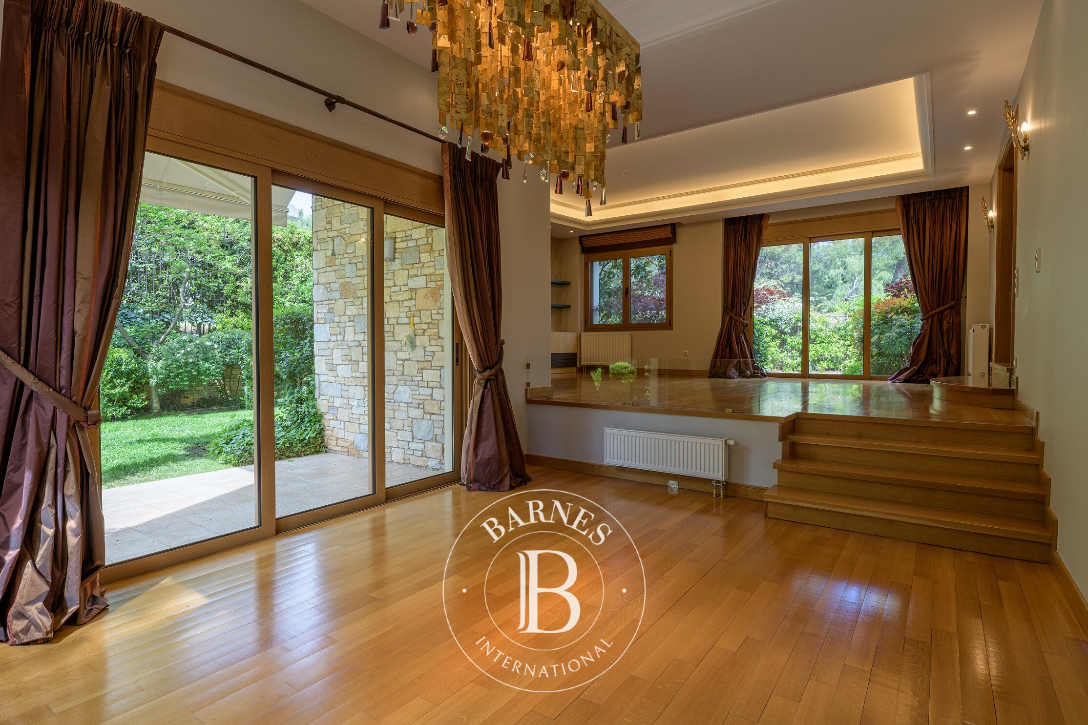 Ev Dionysos - picture 8