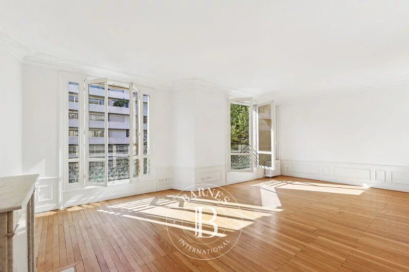 Paris 7 - Champ de Mars - Appartement lumineux - Etage élevé - 2 chambres - picture 2