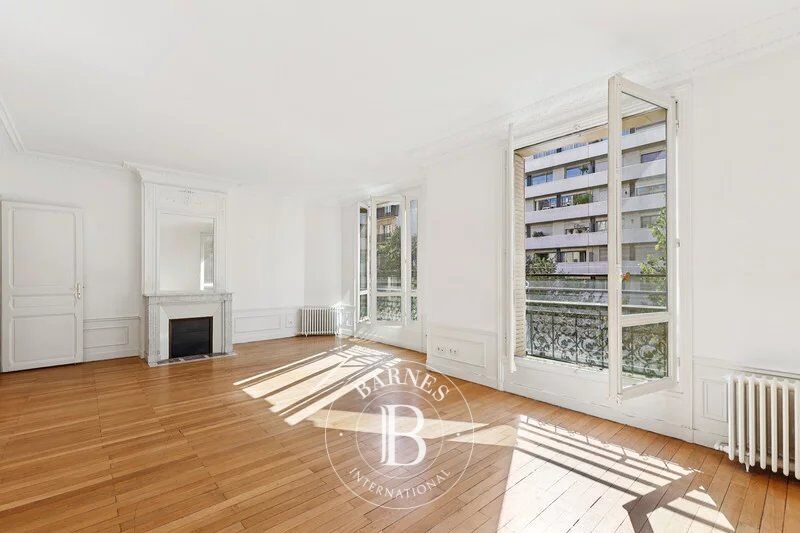 Paris 7 - Champ de Mars - Appartement lumineux - Etage élevé - 2 chambres