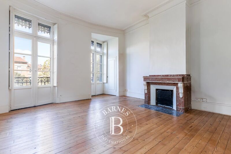 ESQUIROL CARMES APPARTEMENT 100 m² 3E ÉTAGE