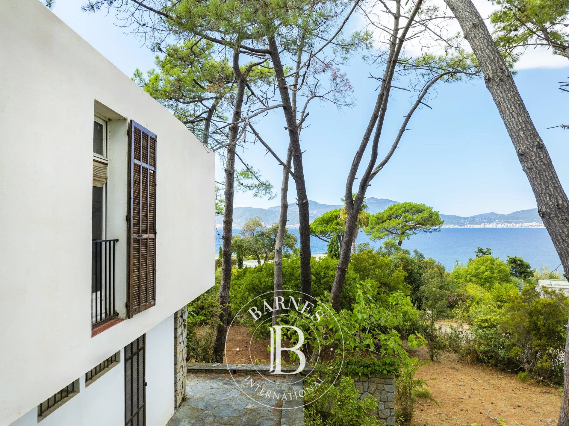 Rive Sud d'Ajaccio, Porticcio, Domaine de la Pointe, villa à rénover, 6 chambres, vue mer, domaine privé, plage à pied - picture 2