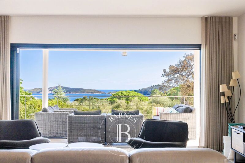 Exclusive Listing, Pinarello, Sea View Villa, 4 Bedrooms, Pool, Walking Distance to the Beach