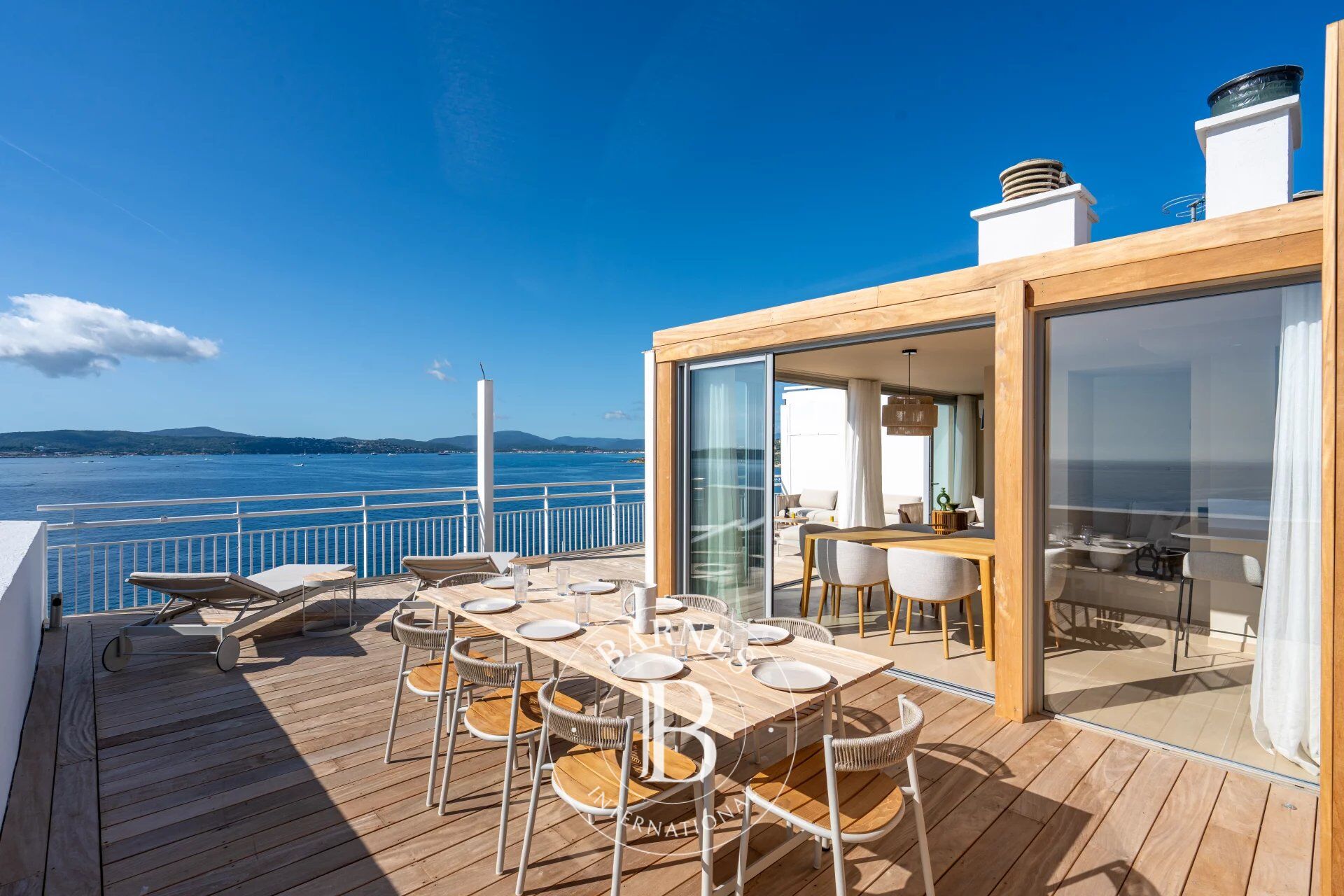 EXCLUSIVITÉ - SAINTE-MAXIME - DUPLEX EN CENTRE-VILLE - VUE MER PANORAMIQUE - picture 1