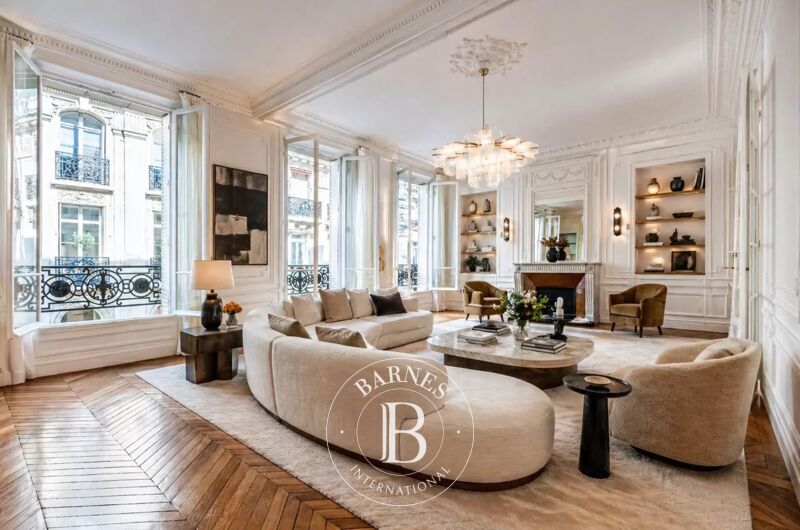 Paris 16 - OECD - Period charm